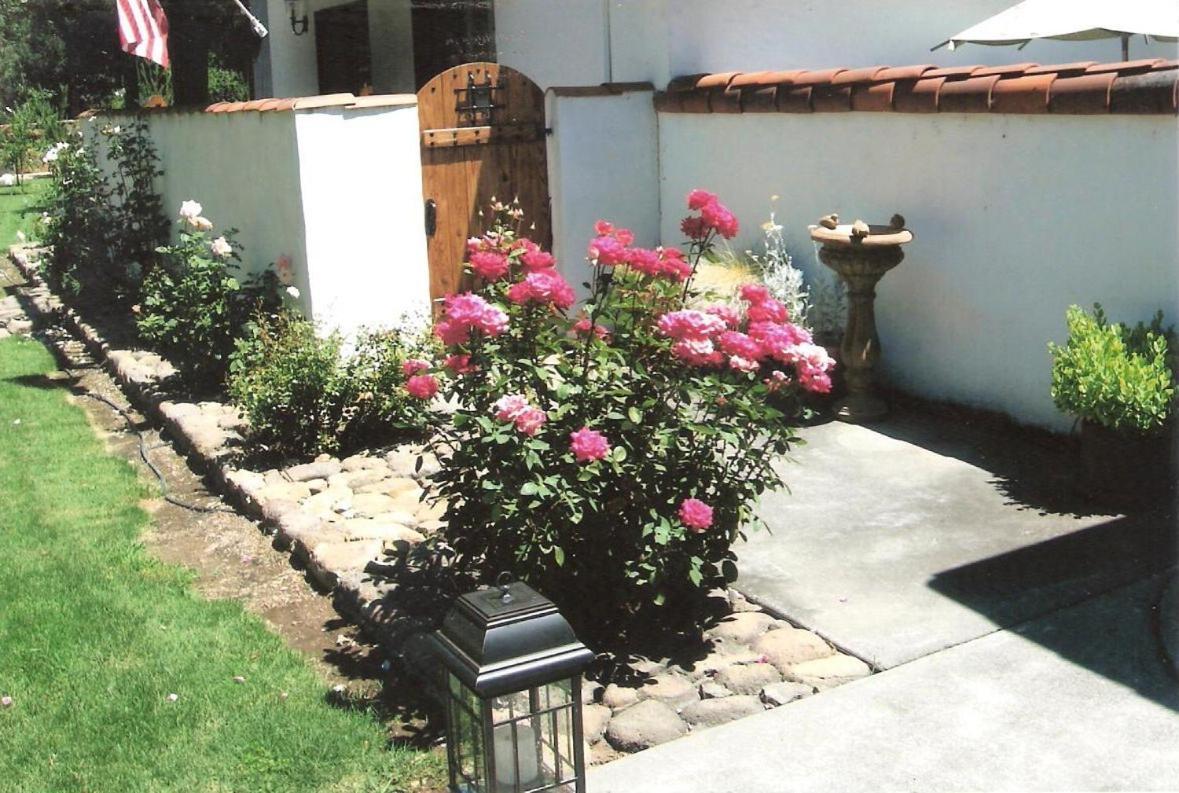 Spanish Villa Inn St. Helena Bagian luar foto