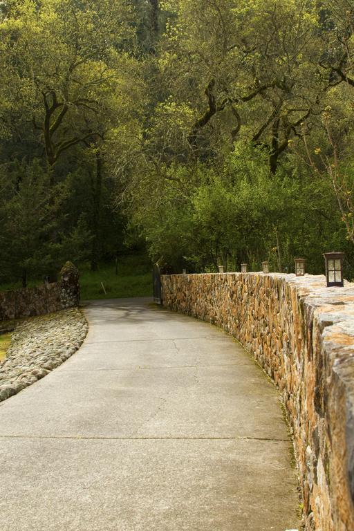 Spanish Villa Inn St. Helena Bagian luar foto