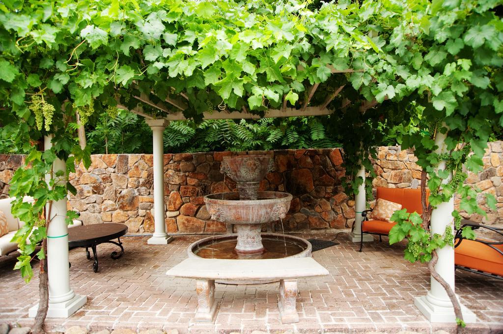 Spanish Villa Inn St. Helena Bagian luar foto